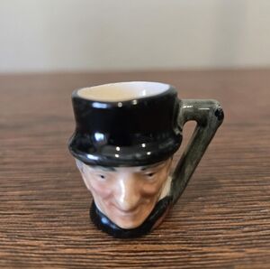 Royal Doulton England mini Mug